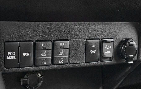 Toyota RAV4, 2019 год, 2 360 000 рублей, 20 фотография