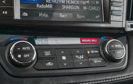 Toyota RAV4, 2019 год, 2 360 000 рублей, 19 фотография