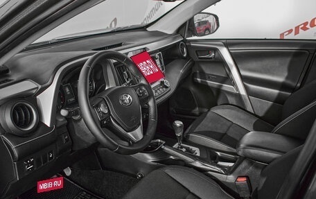 Toyota RAV4, 2019 год, 2 360 000 рублей, 10 фотография