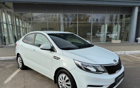 KIA Rio III рестайлинг, 2017 год, 1 049 000 рублей, 3 фотография