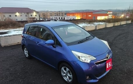 Toyota Ractis II, 2011 год, 800 000 рублей, 2 фотография