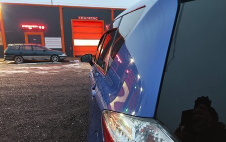 Toyota Ractis II, 2011 год, 800 000 рублей, 7 фотография