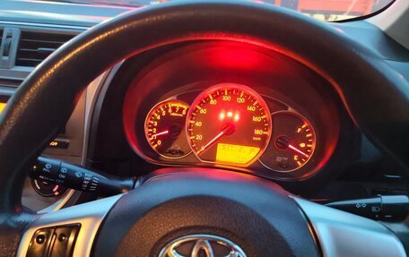 Toyota Ractis II, 2011 год, 800 000 рублей, 14 фотография