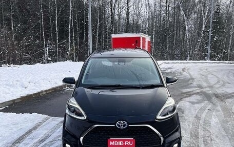 Toyota Sienta II, 2018 год, 2 000 000 рублей, 2 фотография