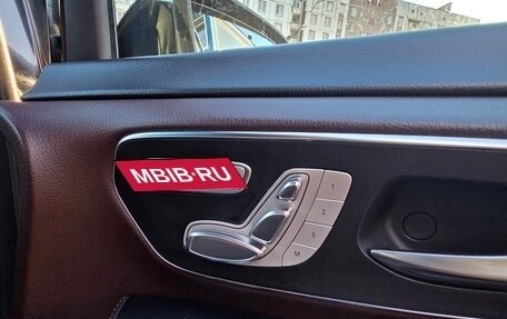 Mercedes-Benz V-Класс, 2016 год, 3 400 000 рублей, 2 фотография