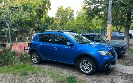 Renault Sandero II рестайлинг, 2019 год, 1 300 000 рублей, 2 фотография