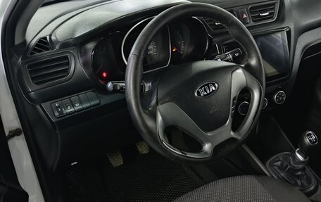 KIA Rio III рестайлинг, 2015 год, 950 000 рублей, 10 фотография