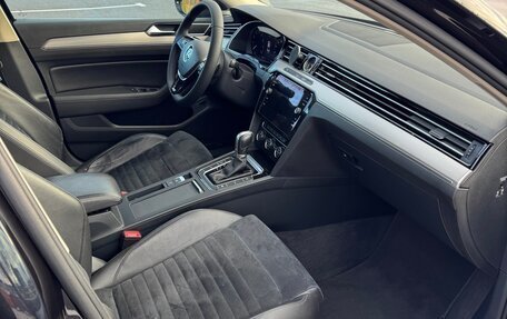 Volkswagen Passat B8 рестайлинг, 2017 год, 2 050 000 рублей, 12 фотография