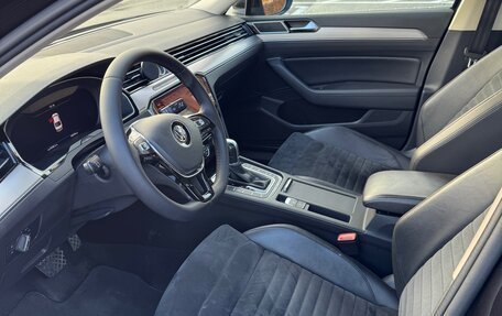 Volkswagen Passat B8 рестайлинг, 2017 год, 2 050 000 рублей, 10 фотография