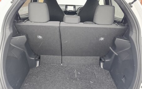 Toyota Yaris, 2020 год, 1 300 000 рублей, 18 фотография