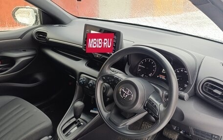 Toyota Yaris, 2020 год, 1 300 000 рублей, 16 фотография