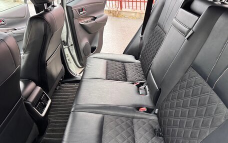 Toyota Harrier, 2014 год, 2 700 000 рублей, 21 фотография