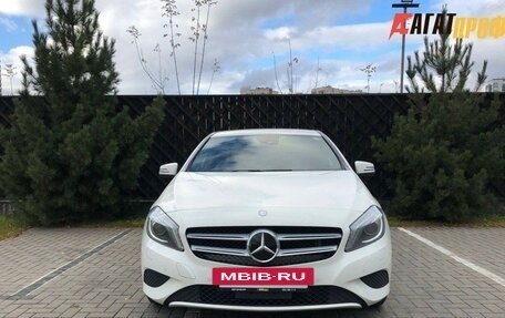 Mercedes-Benz A-Класс, 2015 год, 1 520 000 рублей, 2 фотография