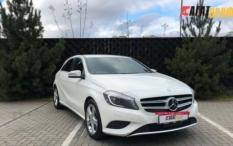 Mercedes-Benz A-Класс, 2015 год, 1 520 000 рублей, 3 фотография