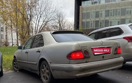 Mercedes-Benz E-Класс, 1998 год, 700 000 рублей, 4 фотография
