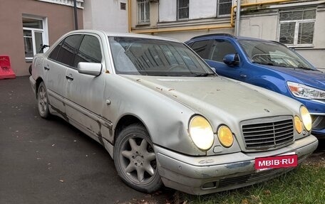 Mercedes-Benz E-Класс, 1998 год, 700 000 рублей, 2 фотография