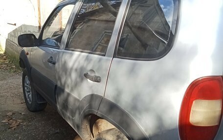 Chevrolet Niva I рестайлинг, 2006 год, 290 000 рублей, 6 фотография