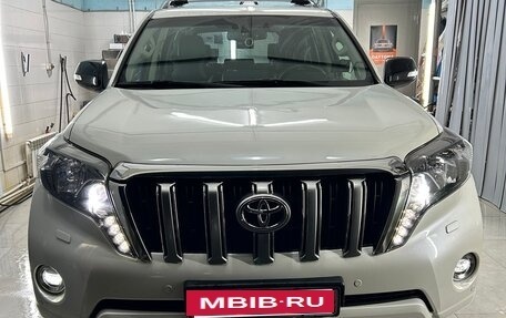 Toyota Land Cruiser Prado 150 рестайлинг 2, 2017 год, 4 399 000 рублей, 10 фотография