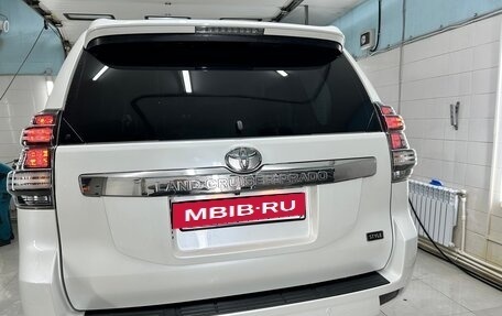 Toyota Land Cruiser Prado 150 рестайлинг 2, 2017 год, 4 399 000 рублей, 6 фотография