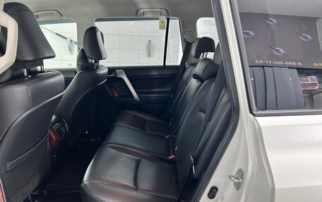 Toyota Land Cruiser Prado 150 рестайлинг 2, 2017 год, 4 399 000 рублей, 15 фотография