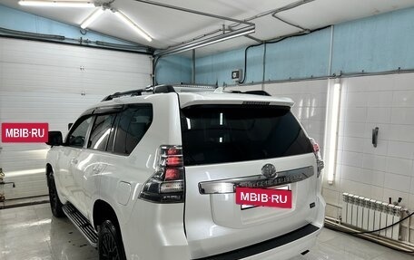 Toyota Land Cruiser Prado 150 рестайлинг 2, 2017 год, 4 399 000 рублей, 5 фотография