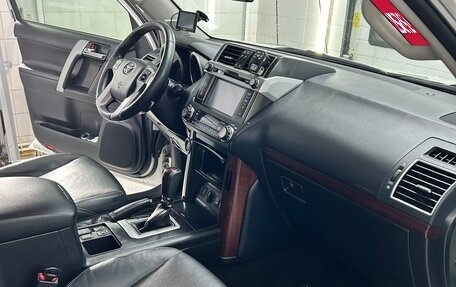 Toyota Land Cruiser Prado 150 рестайлинг 2, 2017 год, 4 399 000 рублей, 14 фотография