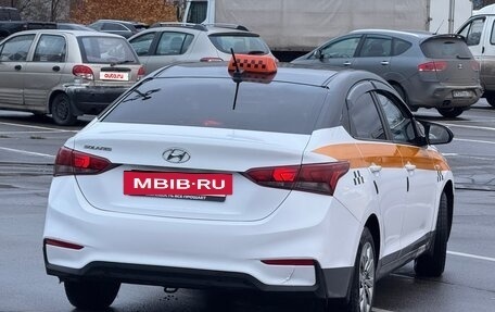 Hyundai Solaris II рестайлинг, 2018 год, 749 999 рублей, 3 фотография
