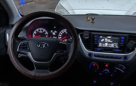 Hyundai Solaris II рестайлинг, 2018 год, 749 999 рублей, 11 фотография