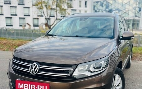 Volkswagen Tiguan I, 2015 год, 1 650 000 рублей, 2 фотография
