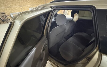 Ford Focus IV, 2001 год, 120 000 рублей, 3 фотография