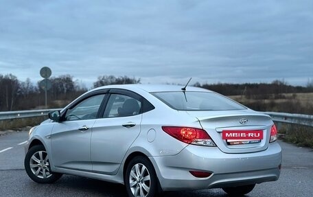 Hyundai Solaris II рестайлинг, 2011 год, 430 000 рублей, 3 фотография