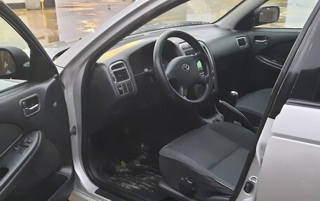 Toyota Avensis III рестайлинг, 2002 год, 370 000 рублей, 4 фотография