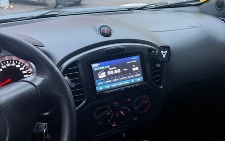 Nissan Juke II, 2011 год, 750 000 рублей, 15 фотография