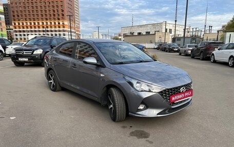 Hyundai Solaris II рестайлинг, 2021 год, 1 630 000 рублей, 2 фотография