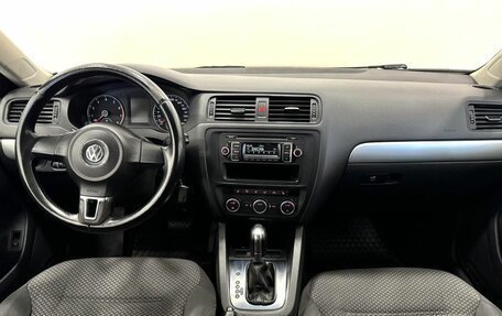 Volkswagen Jetta VI, 2012 год, 1 157 000 рублей, 16 фотография