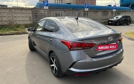 Hyundai Solaris II рестайлинг, 2021 год, 1 630 000 рублей, 14 фотография