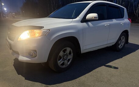 Toyota RAV4, 2011 год, 1 550 000 рублей, 2 фотография