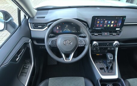 Toyota RAV4, 2025 год, 4 380 000 рублей, 11 фотография