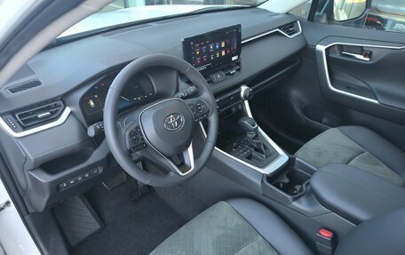 Toyota RAV4, 2025 год, 4 380 000 рублей, 26 фотография