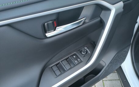 Toyota RAV4, 2025 год, 4 380 000 рублей, 24 фотография