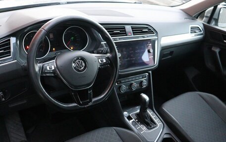 Volkswagen Tiguan II, 2020 год, 2 199 000 рублей, 5 фотография