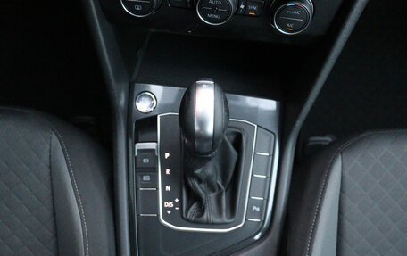 Volkswagen Tiguan II, 2020 год, 2 199 000 рублей, 10 фотография