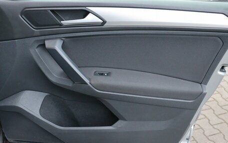 Volkswagen Tiguan II, 2020 год, 2 199 000 рублей, 13 фотография