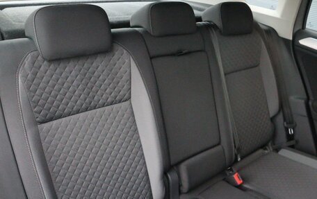 Volkswagen Tiguan II, 2020 год, 2 199 000 рублей, 15 фотография