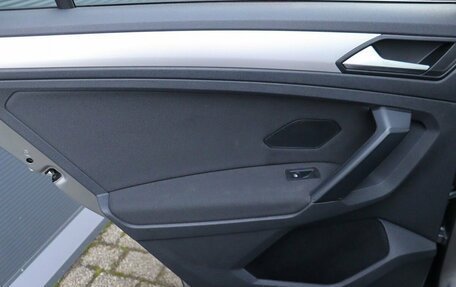 Volkswagen Tiguan II, 2020 год, 2 199 000 рублей, 14 фотография