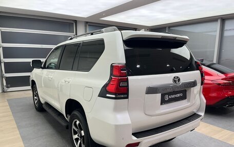 Toyota Land Cruiser Prado 150 рестайлинг 2, 2021 год, 5 790 000 рублей, 6 фотография
