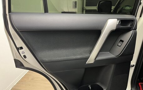 Toyota Land Cruiser Prado 150 рестайлинг 2, 2021 год, 5 790 000 рублей, 12 фотография