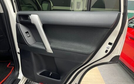 Toyota Land Cruiser Prado 150 рестайлинг 2, 2021 год, 5 790 000 рублей, 17 фотография