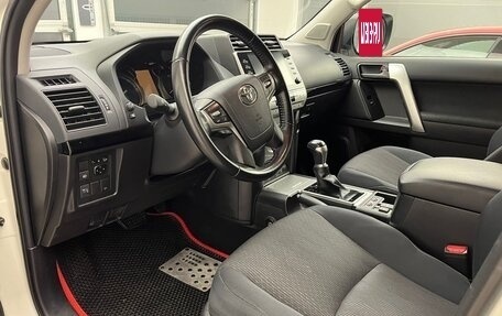 Toyota Land Cruiser Prado 150 рестайлинг 2, 2021 год, 5 790 000 рублей, 8 фотография