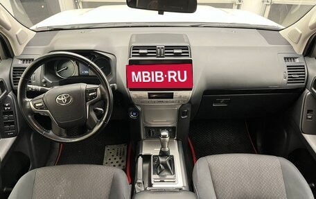 Toyota Land Cruiser Prado 150 рестайлинг 2, 2021 год, 5 790 000 рублей, 7 фотография